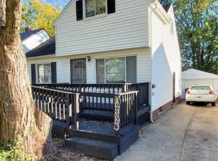 12324 Park Knoll Dr, Garfield Heights, OH
