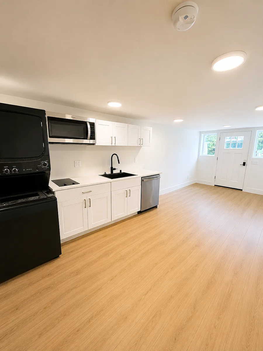 Building Photo - 3710A NE 189th Pl #1