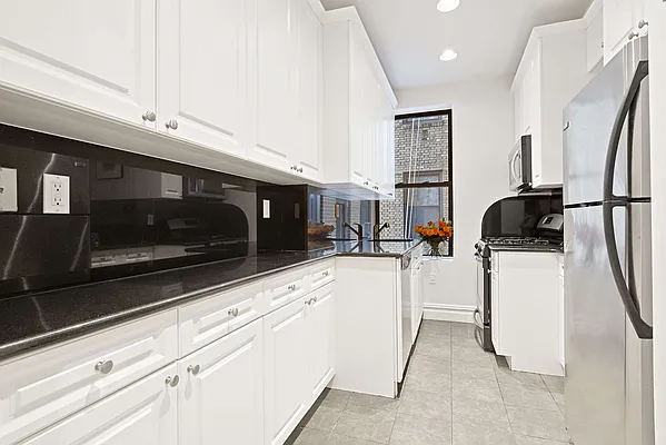 Sold by Compass | media 4