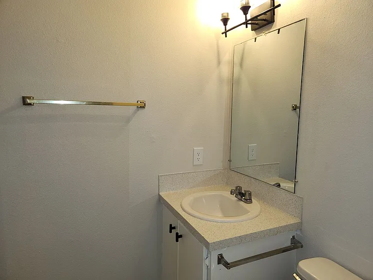 10217-10223 NE 13th Ave — Photo 32