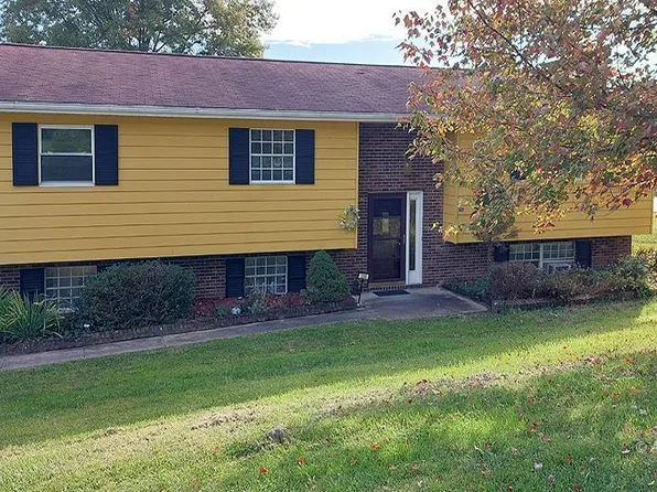 255 Estates Dr, Athens, OH 45701