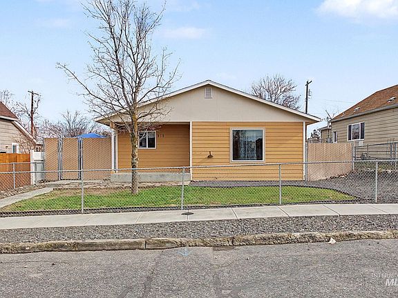 2nd image of 919 9th St