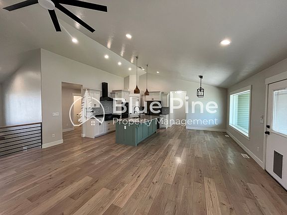 3rd image of 4480 N Bristol Dr
