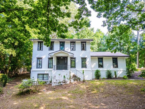 813 Lakeshore Dr