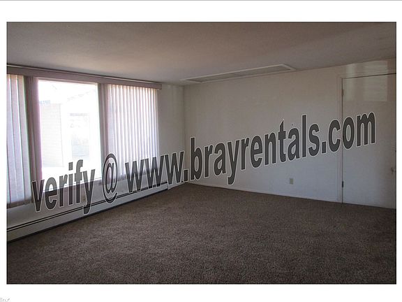 810 Kennedy Ave. interior