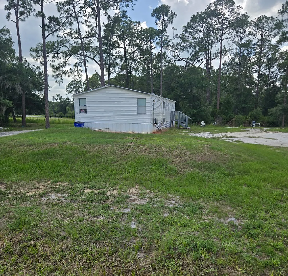 3 bed, 1152 sqft, $1,300 — Photo 2