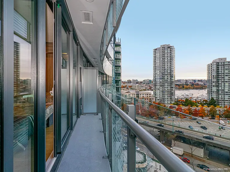 89 Nelson St #1303 — Photo 2