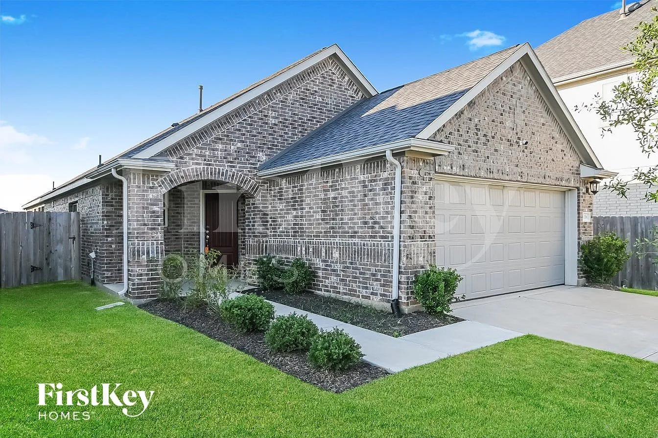 4 bed, 2.0 bath, 1794 sqft, $2,000 — Photo 2