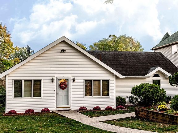 4th image of 271 Bradford Ave