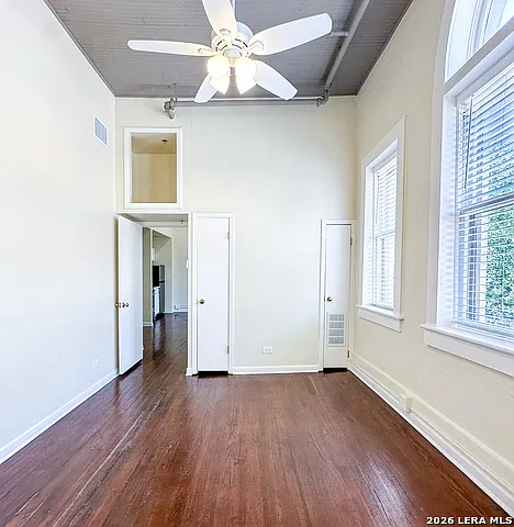 245 Losoya St — Photo 32