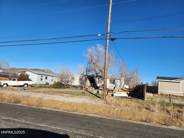 735 E 4th Ave, Sun Valley, NV 89433