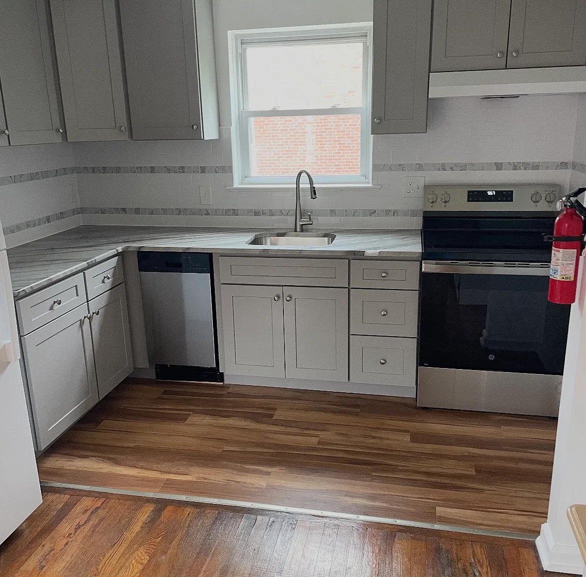 1 bed, 950 sqft, $1,550 — Photo 1