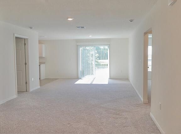 5th image of 704 SE 25th Drive
