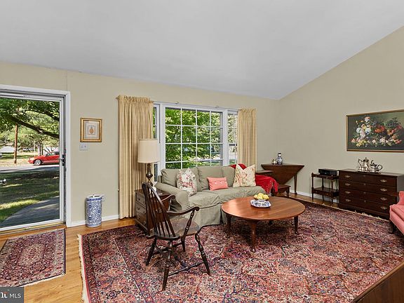 4th image of 5 Ziff Ln