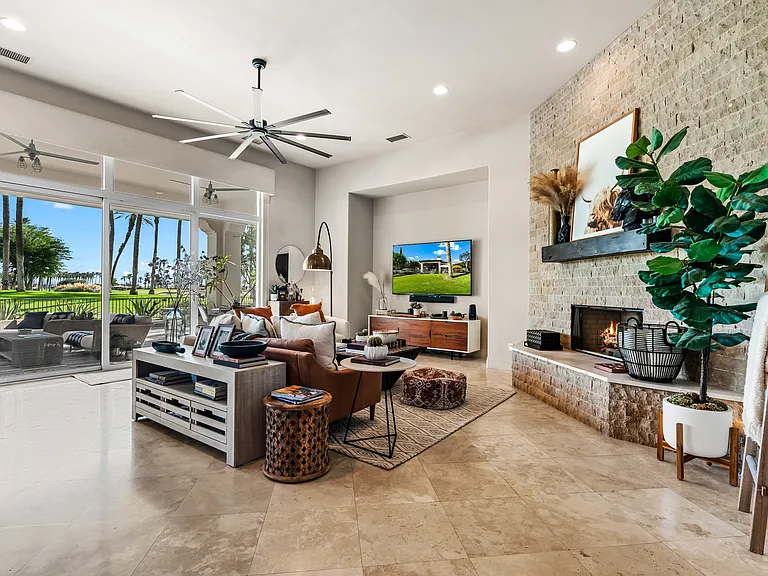 56738 Palms Dr — Photo 6
