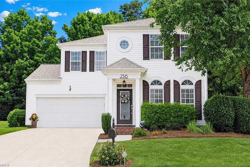 1st image of 256 Brooks Landing Dr