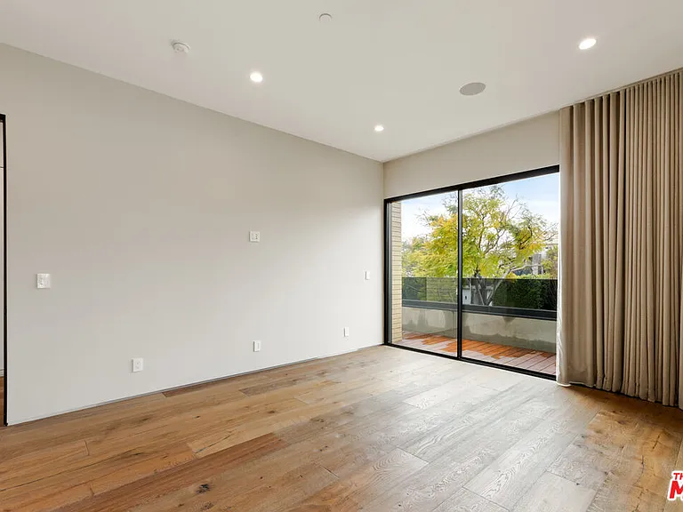 738 N Harper Ave — Photo 23