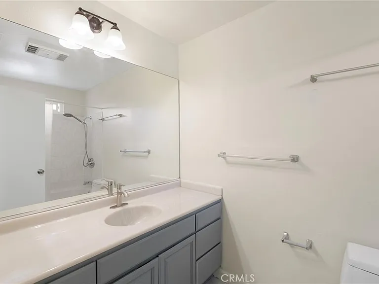 520 E Graves Ave #A — Photo 13