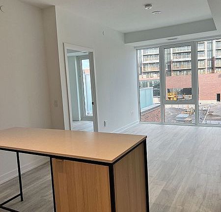 5th image of 215 Lakeshore Rd W #201