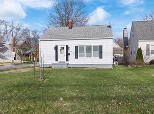 3041 Hudson Dr, Cuyahoga Falls, OH 44221