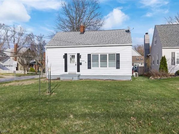 3041 Hudson Dr, Cuyahoga Falls, OH 44221