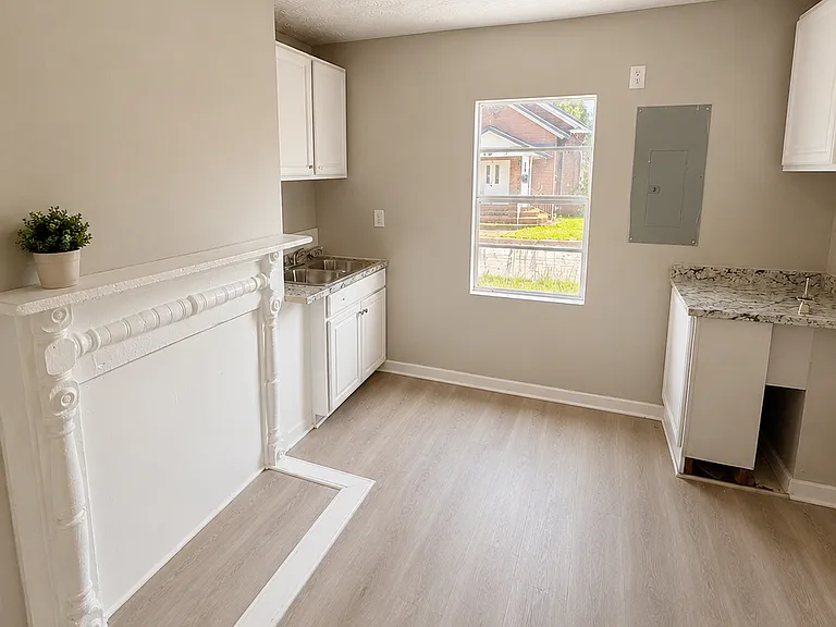 401 Carver Dr — Photo 17