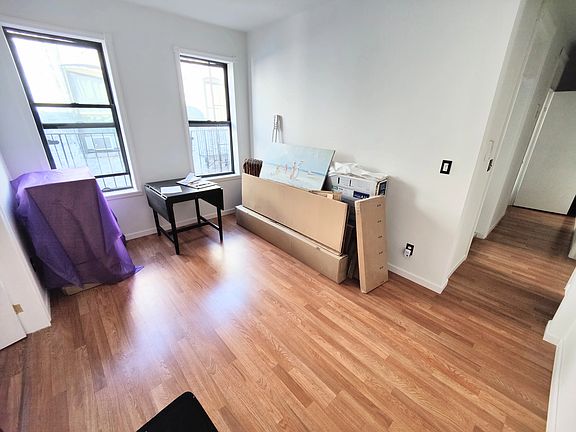 3rd image of 526 W 158th St #3C