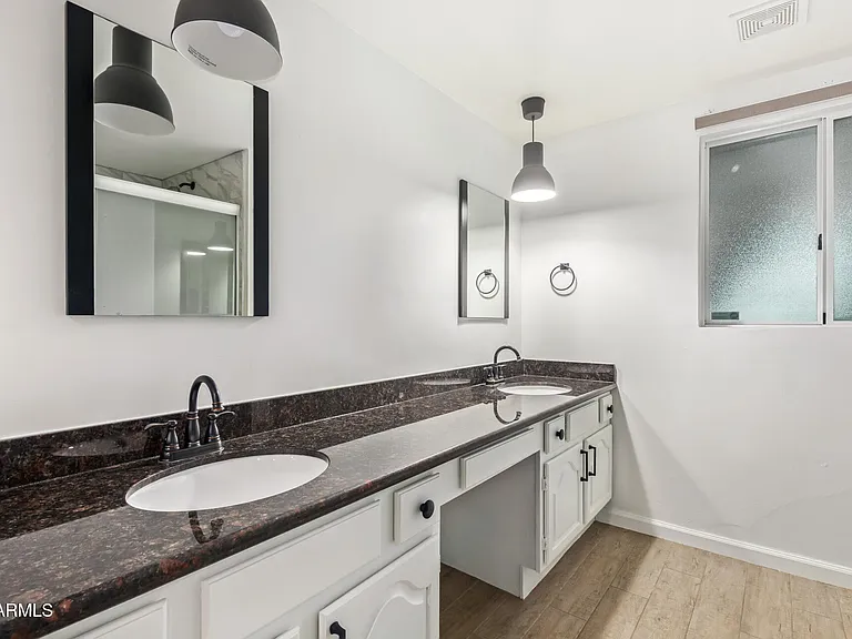 5401 E Exeter Blvd — Photo 28