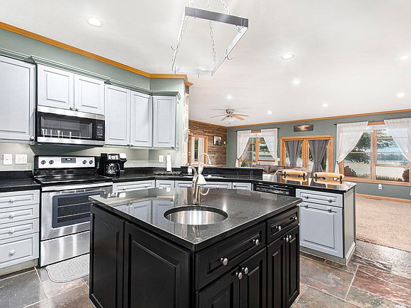 4th image of 9485 Ingleside Rd