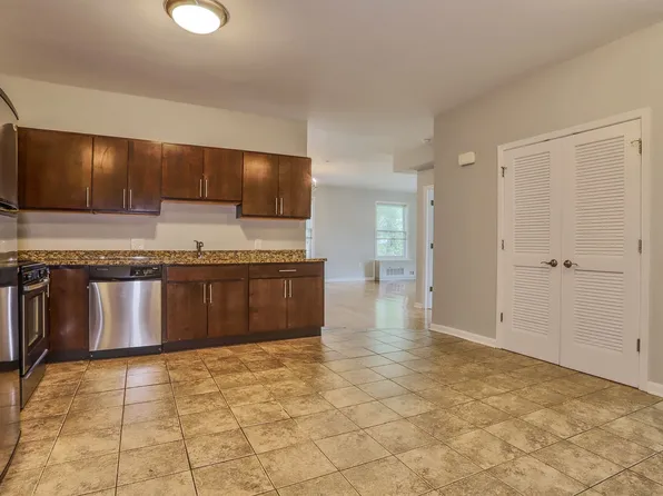 76 Saint Pauls Avenue image 23 of 37