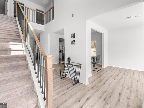 4th image of 100 Petunia Ct