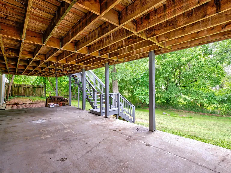1301 Glenoaks Dr — Photo 26