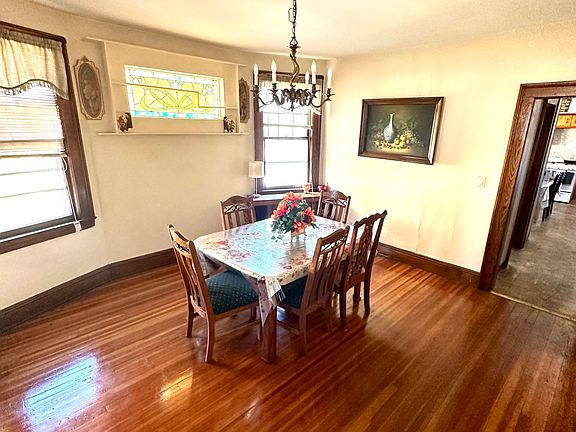 3rd image of 77 Decker Ave #2