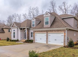 705 Oak Hills Dr, Lenoir City, TN 37771