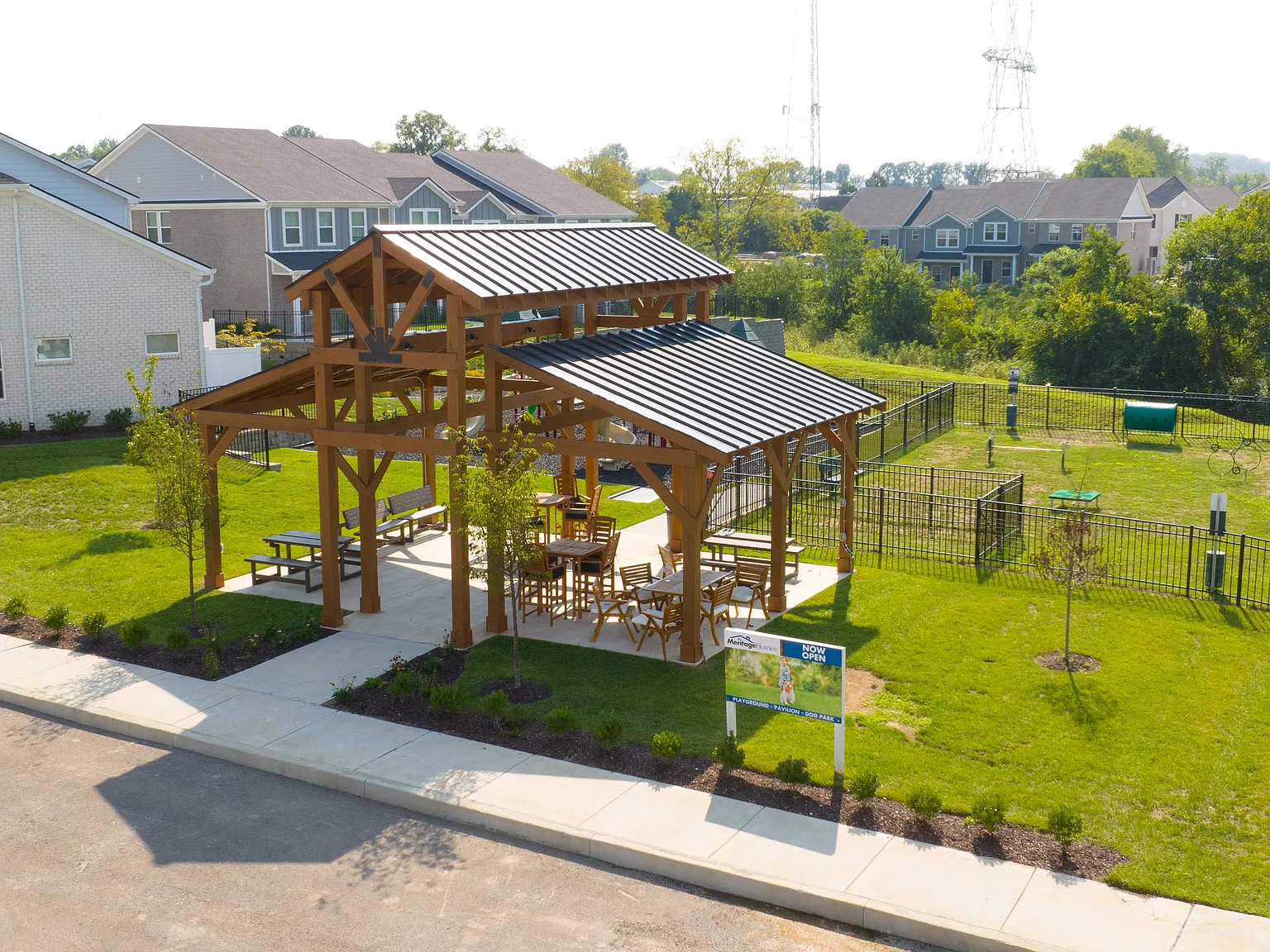 204 Douglas Bend Rd — Photo 3