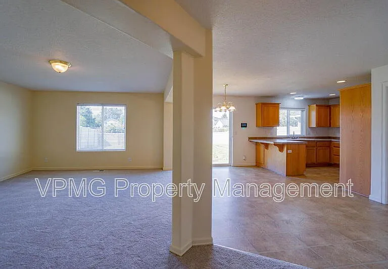 2214 NW 7th St — Photo 6