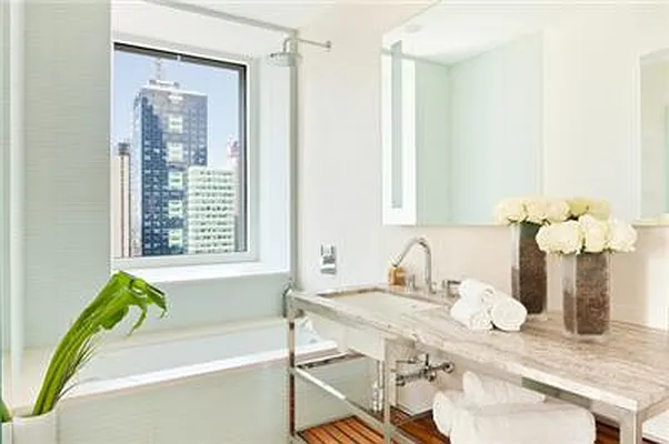 Rented by Keller Williams NYC | media 52