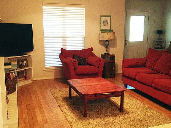 5th image of 928 E Norristown Cir