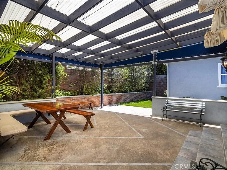 1332 Pearl St — Photo 31