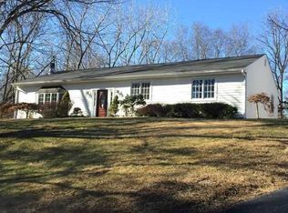 61 Rochdale Rd, Poughkeepsie, NY 12603