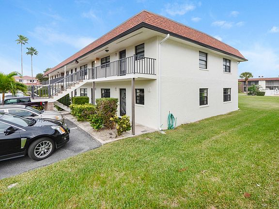 2nd image of 200 Saint Lucie Ln APT 405