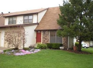 812 Applewood Ln, Westerville, OH 43081