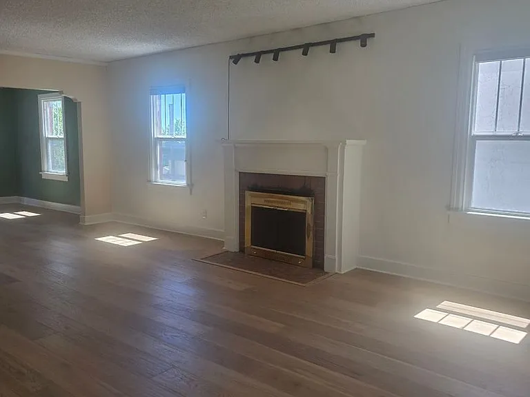 70 Pine St — Photo 2