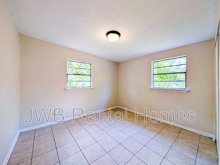 2908 W 10th St — Photo 9