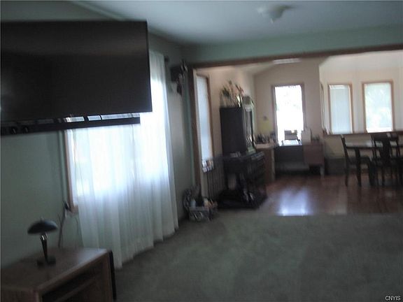5th image of 133 Longwood Dr