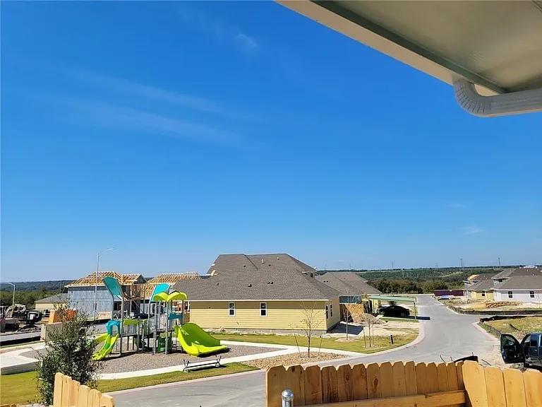 9717 Grapevine Leaf Dr — Photo 24