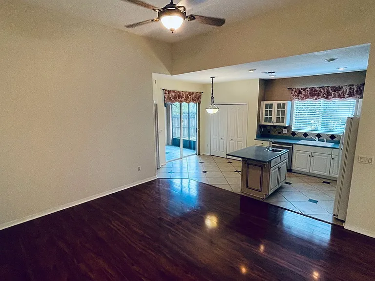 500 Lakescape Ct — Photo 5