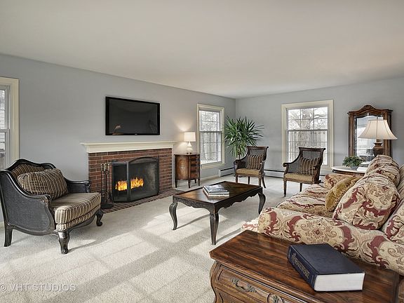 4th image of 1065 Galway Ct