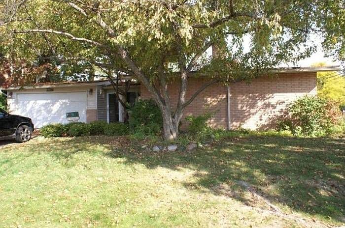1st image of 2804 Elmhurst Ave
