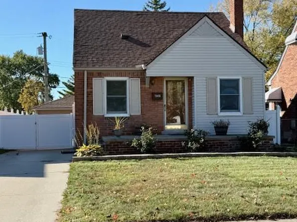 1066 17th St, Wyandotte, MI 48192